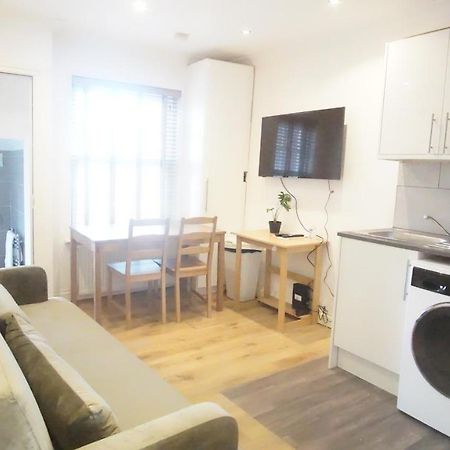 Evergreen Apartments-Flat 4, Londra Esterno foto